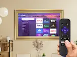 TV espejo inteligente con marco decorativo y Roku