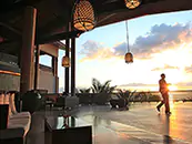 Cliente del TV espejo DecoVue de Intercontinental Mauritius, Balaclava, Mauricio.