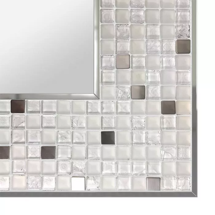 No fog mirror frame design inspired by ice cubes from Bahrain.