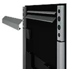 Primer plano del panel trasero de un televisor espejo que muestra los accesorios de montaje y la integración de los altavoces en David.