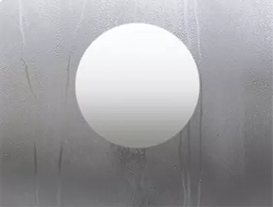 Espejo TV circular con tecnología antivaho, garantizando una pantalla sin vaho en Chepo, ideal para ambientes húmedos.