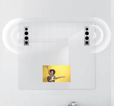 Espejo de televisión instalado en David con altavoces incorporados de alta calidad para una experiencia de audio mejorada.